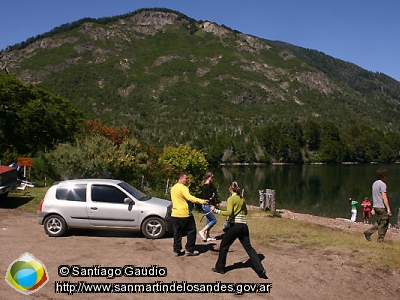 Foto Turistas en Lago Hermoso (Santiago Gaudio)